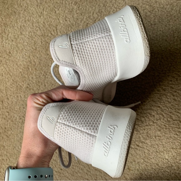 Barely worn M10 white Allbirds Treehugger sneakers. - Picture 4 of 8